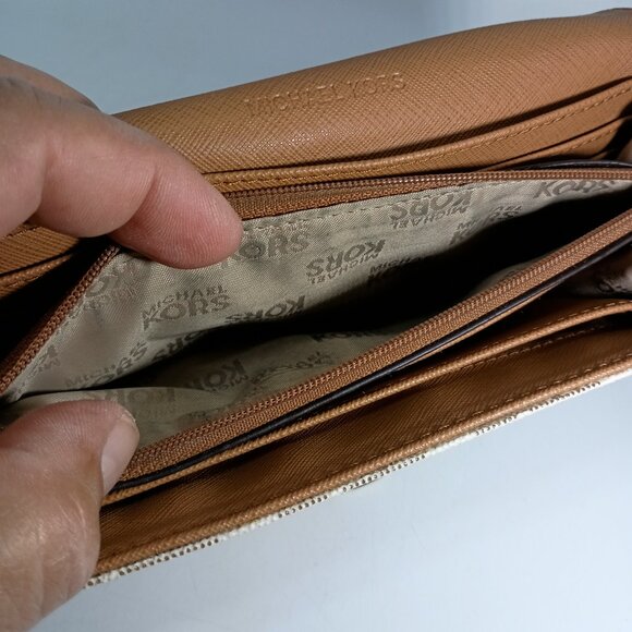 Michael Kors Callie Carryall Monogram Coated Canvas Clutch / Wallet - Picture 13 of 16